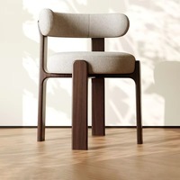 Chaise de salle à manger moderne nordique italienne avec pieds en bois massif, dossier en velours capitonné, coussin d'assise léger et doux, écologique, pour la maison