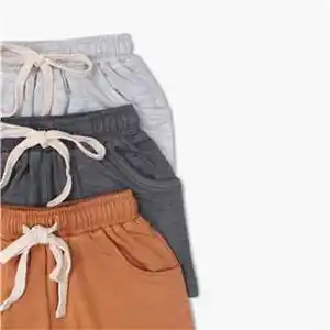 Set di abbigliamento sportivo estivo per il tempo libero per bambini e bambine pantaloncini con cappuccio a due pezzi