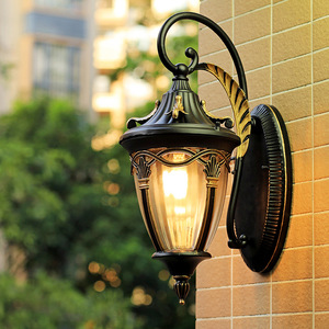 Europe style <span class=keywords><strong>italien</strong></span> IP65 abat-jour de jardin en verre étanche aluminium décoration extérieure éclairage appliques LED - Product Image 5
