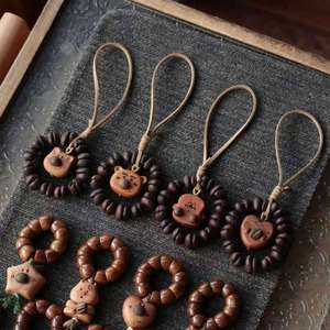 Colgantes de animales de madera de durazno hechos a mano, ecológicos, con diseño de grano de café natural, accesorio DIY para llavero, pulsera y collar trenzado - Product Image 3