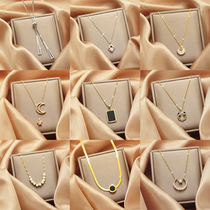 Sweet <span class=keywords><strong>Mori</strong></span> femmes titane acier élégant clavicule chaîne à la mode forme géométrique pendentif collier tout match Design de mode - Product Image 5