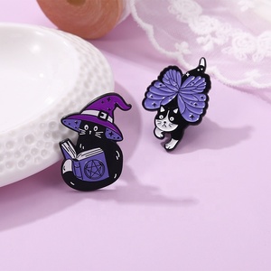 Broches en émail pour chats et papillons violets, broches de sorcières personnalisées, Badges de revers d'insecte, bijoux d'animaux - Product Image 3