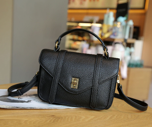Sac bandoulière Mifaktory en PU avec fermeture à rabat, style tendance pour femme, toutes saisons, sangle unique - Product Image 1