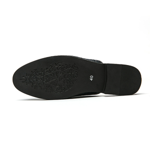 Nouveaux modèles mocassins tabi tendance pour femmes <span class=keywords><strong>mules</strong></span> plates à paillettes brillantes chaussures grande taille <span class=keywords><strong>47</strong></span> chaussures de fête pour hommes bout pointu marque célèbre - Product Image 5