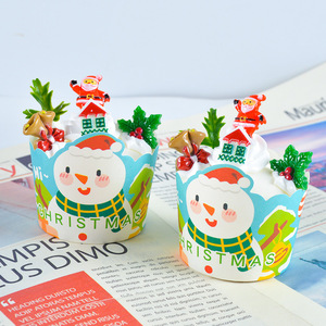 Imán de nevera 3D de PU con diseño de magdalena navideña, muñeco de nieve, Papá Noel y hojas de ajenjo - Product Image 1