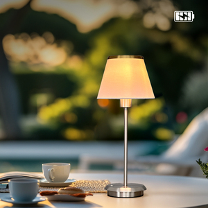 Lampe <span class=keywords><strong>de</strong></span> table moderne en tissu sans fil rechargeable pour décoration <span class=keywords><strong>de</strong></span> mariage abat-jour remplaçable lampe <span class=keywords><strong>de</strong></span> table à led - Product Image 1