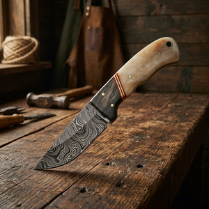 Couteau de survie de poche en acier Damas de haute qualité, fabriqué sur mesure par OEM, avec manche en bois, lame à pointe tombante et mécanisme d'ouverture coulissant - Product Image 3