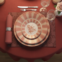 Service de table élégant en porcelaine rose poudré à motifs floraux - Assiettes en céramique fine à bordure rayée romantique pour mariage