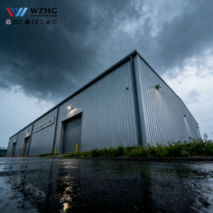 Fournisseur fiable de hangars et entrepôts en structure acier, résistants au vent et aux intempéries, certifiés CE, pour la construction de bâtiments et de hubs logistiques - Product Image 1