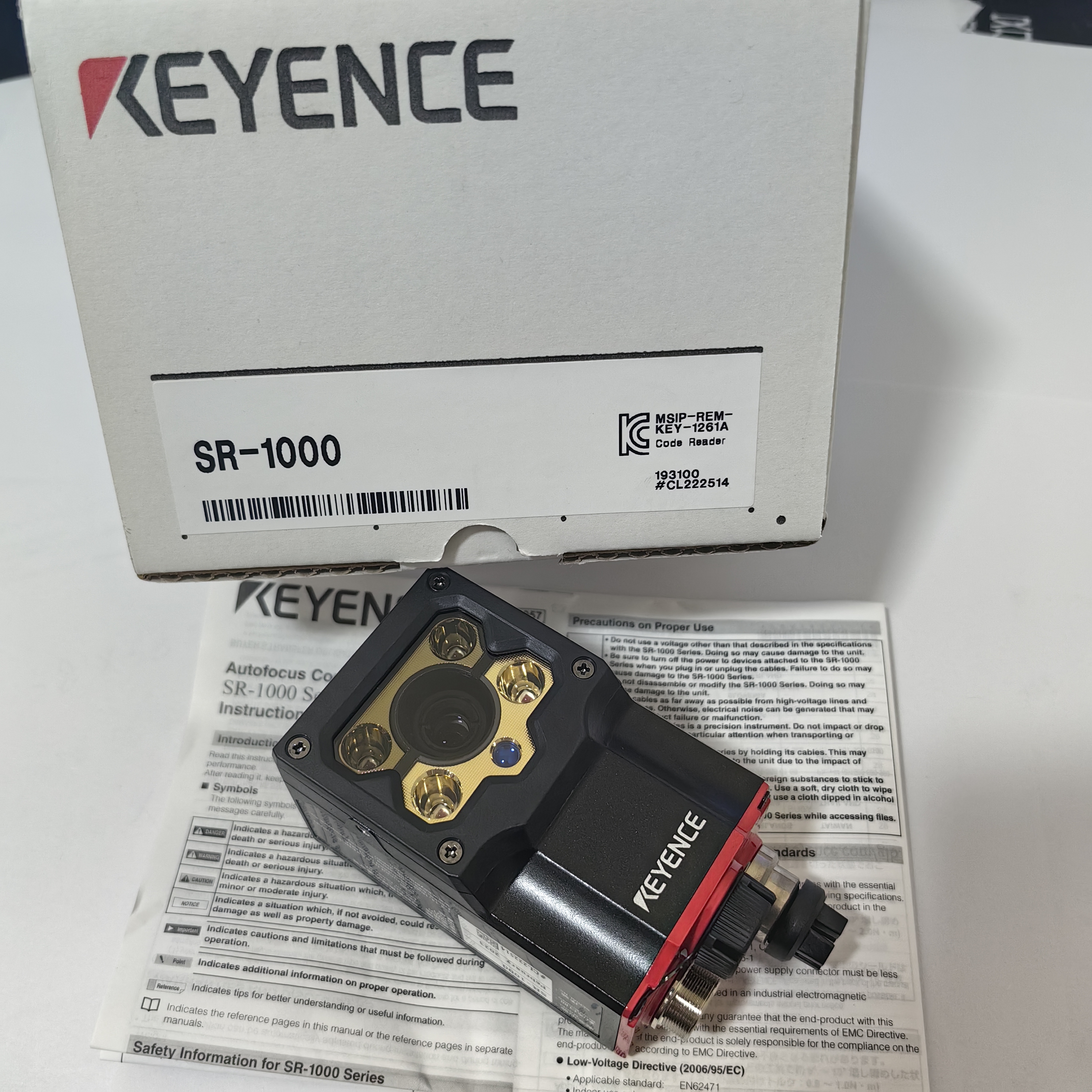 KEYENCE SR-1000W バーコードリーダー Automatic Focus Code Reader - SR-1000W | KEYENCE America