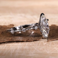 Bague de fiançailles en or massif 14K/18K avec diamant de laboratoire taille marquise 1 carat, sertie sur le côté, certifiée IGI, personnalisable CVD/HPHT