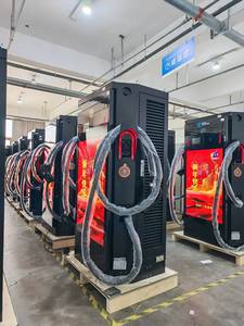 Station de recharge rapide DC pour véhicules électriques, sur pied, à double borne, avec grand écran, 120KW 160KW 180KW, CCS2 CCS1 GBT Chademo, vente en gros usine, prix compétitif - Product Image 4