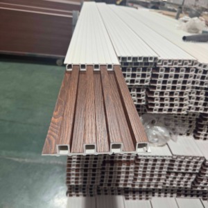Pannelli <span class=keywords><strong>Murali</strong></span> WPC Scanalati OEM Moderni 170*18mm per Pareti o Soffitti e Pannelli di Rivestimento Interno in PVC - Product Image 4