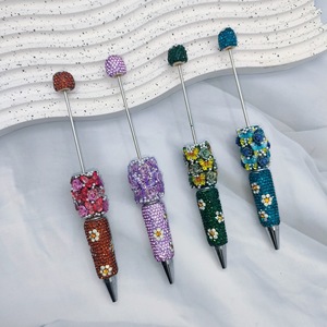 Stylo bille rotatif de luxe, orné de perles et entièrement serti de diamants, avec motif <span class=keywords><strong>papillon</strong></span>, rose et marguerite, au design élégant - Product Image 3