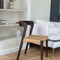 Chaise de salle à manger moderne japonaise Wabi-sabi en bois massif avec dossier en rotin tressé, en noyer noir, écologique, durable et imperméable pour la maison