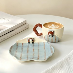 Taza de café de cerámica Chaozhou con diseño creativo estilo Ins, con tapa de panda de dibujos animados, para uso en exteriores, alta calidad. - Product Image 2