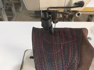 Máquina de Coser Industrial de Accionamiento Directo CS-8810, Bajo Ruido, Alta Velocidad, Costura de Materiales Gruesos para Producción Masiva en Fábricas de Ropa - Product Image 2