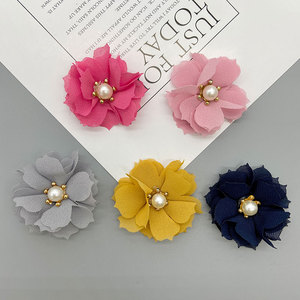 Accessoire de cheveux en mousseline de soie fait main avec fleur de perles, 4,5 cm, pour vêtements d'enfants, fleur décorative en tissu, motif camélia, unisexe, pour tout-petits - Product Image 3