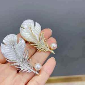 Beyaz kabuk tüy Aurora özelleştirilmiş 7-8mm tatlısu Pearl inci broş bayanlar moda aksesuar - Product Image 2