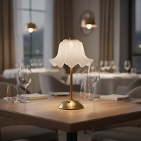Lampe de table LED portable de luxe en fer, avec contrôle tactile, variateur d'intensité, sans fil, batterie rechargeable, design européen, pour chambre et restaurant