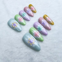 100% uñas artificiales hechas a mano Flor de color en forma de almendra uñas portátiles hechas a mano reutilizables de alta calidad