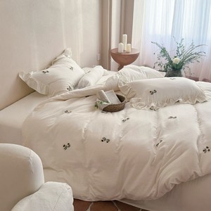 Parure de lit quatre pièces brodée effet crème, 100 % pur coton à fibres longues, drap-housse respirant, housse de couette, usage domestique - Product Image 1