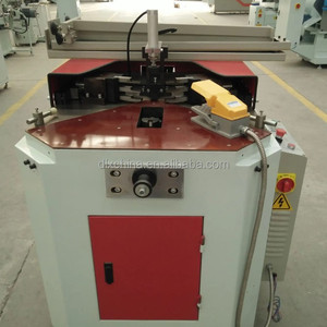 Machine à sertir les coins en aluminium 380V 50HZ à tête unique pour la fabrication de profilés de fenêtres et de portes en aluminium - Product Image 4