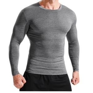 T-shirt de course pour hommes en gros, séchage rapide, léger, coupe ajustée, en tissu tricoté polyester, design uni ou à motifs imprimés - Product Image 4