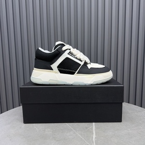 Chaussures de sport pour hommes à tige haute en cuir gaufré avec embout perforé, semelle intermédiaire et extérieure en caoutchouc absorbant les chocs Amiris - Product Image 1