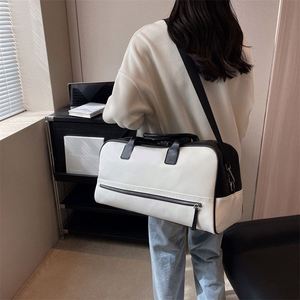 Wholesale Custom Large Capacity Travel Storage Crossbody <b>Bag</b> Waterproof PU Duffle Tote <b>Bag</b> Men <b>Sport</b> Gym Fitness <b>Bag</b> for <b>Outdoor</b> - Product Image 4