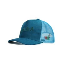 Gorra trucker de malla con frente de gamuza, parche de rayas de colores con bordado 3D, gorra de béisbol transpirable y ligera para exteriores, unisex.