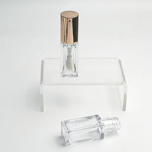 Tube à gloss carré transparent personnalisé avec logo, prêt à être expédié, avec couvercle rond doré ou argenté - Product Image 3