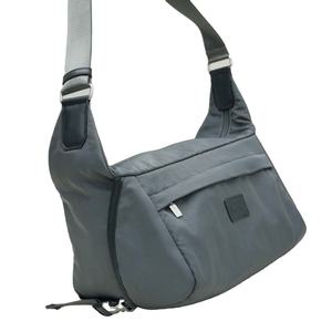 Nueva bolsa de mensajero unisex duradera y de moda europea y americana, bolsa de mensajero Retro - Product Image 1