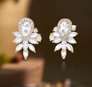Orecchini Pendenti Classici a Fiore Placcati in Oro 22k con Cristalli e Strass, Gioielli da Sposa per Donne - Product Image 2