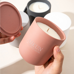 เทียนหอมถั่วเหลือง AIKUN OEM แบบกำหนดกลิ่นเอง บรรจุในขวดแก้ว ทำมือ สำหรับใช้ในบ้าน สปา ผ่อนคลาย กลิ่นอโรมาเธอราพี เหมาะสำหรับเป็นของขวัญ - Product Image 1
