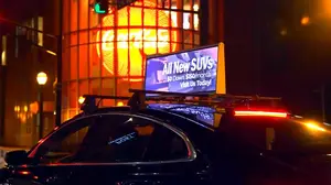 屋外LEDスクリーンP2タクシートップ広告フルカラー両面スクリーン
