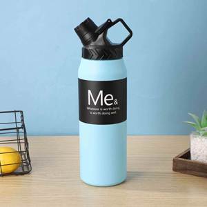 Bouteille d'eau en plastique Me& Orange avec couvercle, design minimaliste portable pour les voyages - Product Image 4