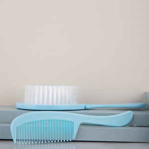 Ensemble peigne et brosse multifonctionnel pour bébé <span class=keywords><strong>Apple</strong></span> Bear, nouveau style, avec poils en PP et nylon, emballage cadeau écologique - Product Image 2