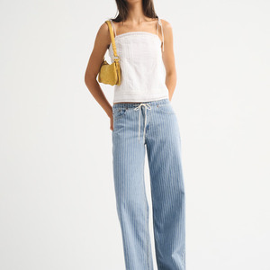 Jean décontracté en denim à taille basse rayé et à jambes larges pour femme avec cordon de serrage - Product Image 3