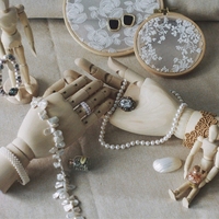 Accessoires de moule à main en bois simulé Présentoir à bijoux Présentoir de modèle à main en bois massif Manipulateur de joint mobile
