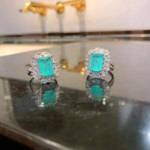 Anello Cocktail F1448 con Smeraldo, Oro Massiccio 18K, Diamanti Taglio Brillante Rotondo, Incastonatura a Pavé, Gioiello Raffinato da Donna per Fidanzamento - Product Image 2