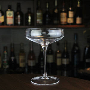 Vaso de Cóctel de Plástico de 6 oz, Margarita de Lujo, Soplado a Boca, Reciclable y Reutilizable para Cumpleaños y Despedidas de Soltera Elegantes - Product Image 2