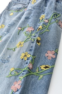 Jeans de Hombre con Bordado Floral, Estilo Urbano Vintage, Holgados, Desgastados, Rotos, Corte Recto, Pantalones de Mezclilla - Product Image 6