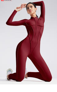 Mono Deportivo Corto sin Costuras con Tirantes Finos y Media Cremallera para Mujer, Ideal para Yoga y Fitness - Product Image 3