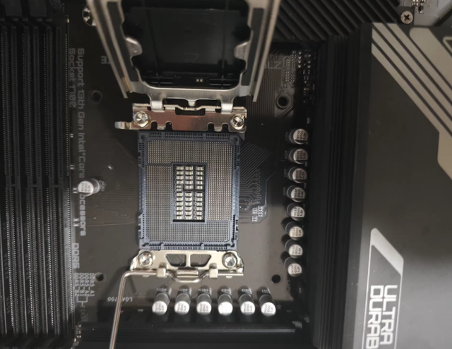 Gigabyte Z790 AORUS MASTER LGA 1700 ATX Motherboard DDR5 PCIe 5.0 WiFi 6E Intel Z790 Gaming