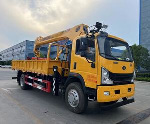 Camion-grue mobile CLW Sinotruk 4x2, 8 tonnes, avec bras Zoomlion à cinq sections, haute efficacité opérationnelle, pour la construction urbaine, boîte de vitesses de pompe - Product Image 1