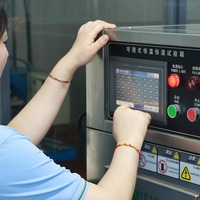 Ruban adhésif en aluminium auto-adhésif résistant à la chaleur pour l'isolation des conduits de CVC automobiles, haute performance à haute température