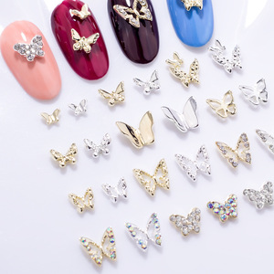 Vente en gros de breloques pour ongles en alliage métallique 3D MINI en forme de papillon pour la décoration des ongles - Product Image 2