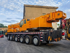 Grue mobile QY100K100 tonnes, grue hydraulique montée sur camion, robuste, avec stabilisateurs fiables et haute efficacité, en vente à prix réduit - Product Image 2