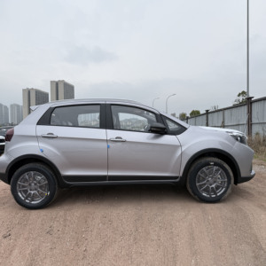 รถยนต์ Livan X3 Pro MT เกียร์ธรรมดา SUV สำหรับการเดินทางไกล รถใหม่ ล้อแม็ก R16 น้ำมันเบนซิน พวงมาลัยซ้าย กล้องมองหลัง หลังคาโลหะ ซันรูฟ - Product Image 2